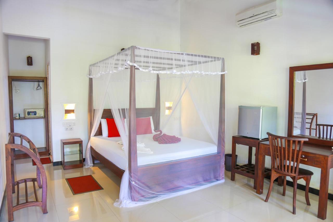 Tinara River Inn, Weligama Exterior foto